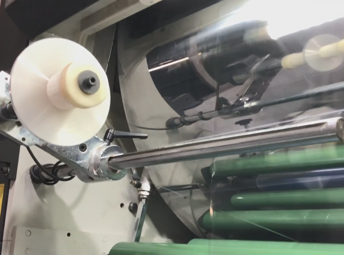 PRY-ER W pełni automatyczna maszyna do laminowania folii pionowej 13