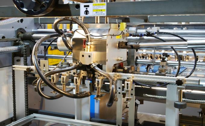 BK-800D Półautomatyczna maszyna do laminowania tektury 3