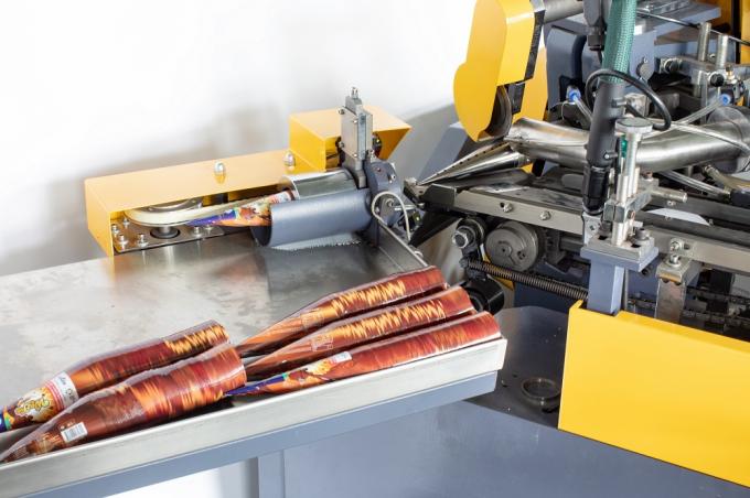 PRY-220/300 Szybka maszyna do formowania tulei papierowych do rożków lodowych 10