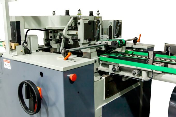 PRY-8D Maszyna do zbierania i wycinania siodła 8